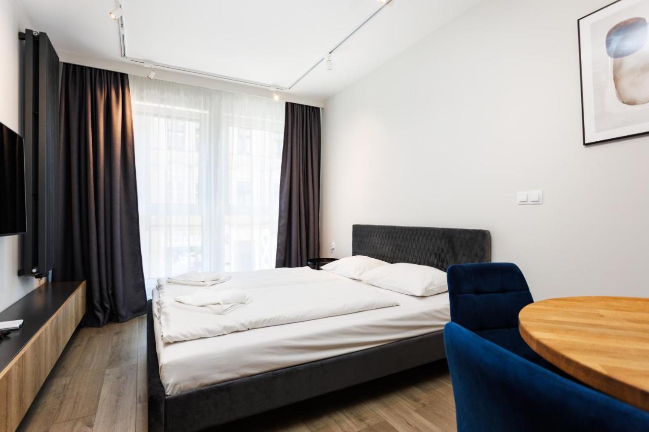 Of The Kings- Szafir Apartment